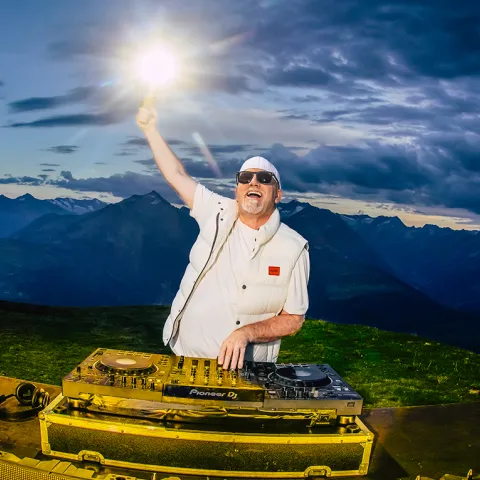 DJ Oetzi