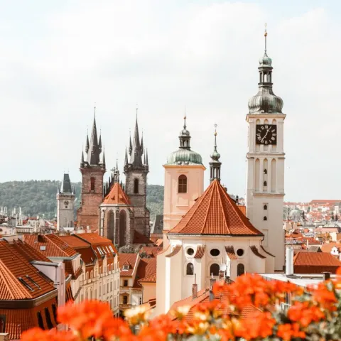 Prague © Kelsey Curtis / Unsplash