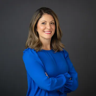 Darya Pourshasb Headshot_cropped